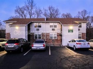 790 Country Aire Ct APT 205, Fenton, MO 63026