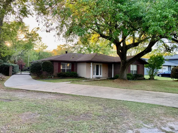 811 Martin St, Pascagoula, MS 39581