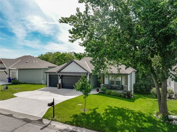 8539 Primrose St, De Soto, KS 66018