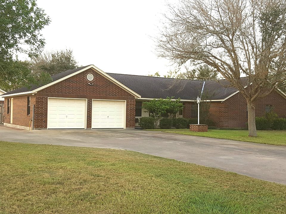 1st image of 302 Basswood St