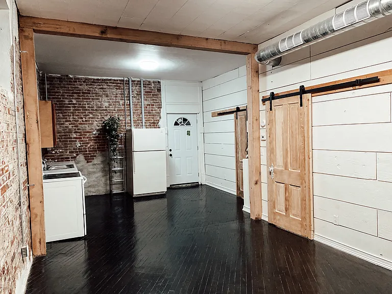208 W Main St #G — Photo 6