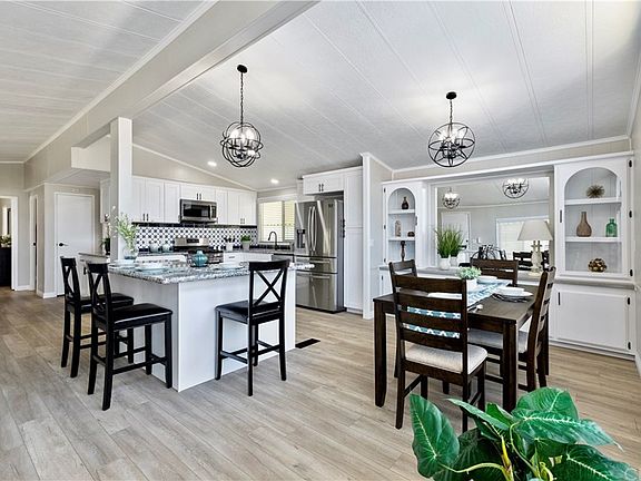 5th image of 1456 E Philadelphia Ave #164