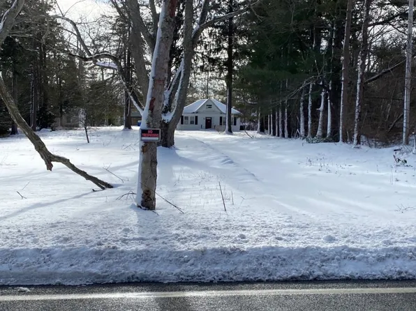 382 Rockland Rd, Scituate, RI 02857