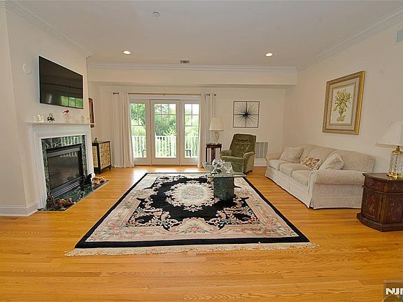 2nd image of 5 Tenakill Park E APT 317