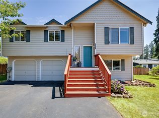 26202 Barrett Rd NE, Kingston, WA 98346