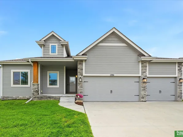 13506 S 51st St, Papillion, NE 68133
