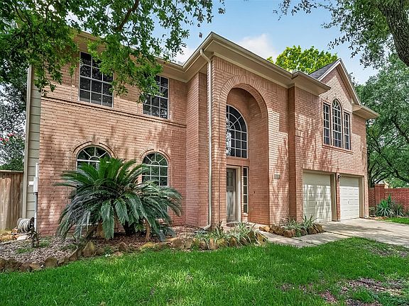 2nd image of 128 Island Breeze Cir
