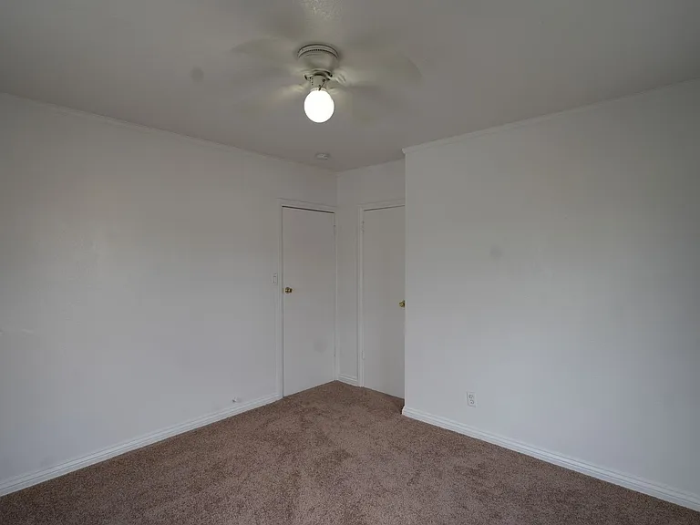 8019 8049 1/2 Alameda St — Photo 22