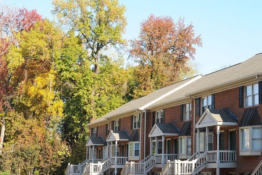1st image of 200 E Cloverhurst Ave APT 6