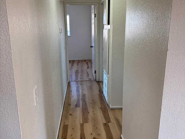 624 E Virginia Way #D — Photo 8