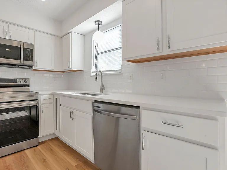 1747 Hightower Dr — Photo 9