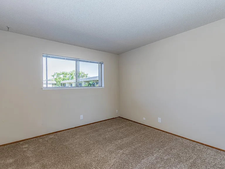 Quail Hill Apartments — Photo 15
