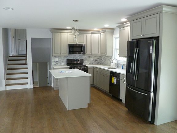 4th image of 1380 Indian Hill Dr