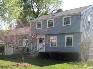7 Pond Ter, Woburn, MA 01801