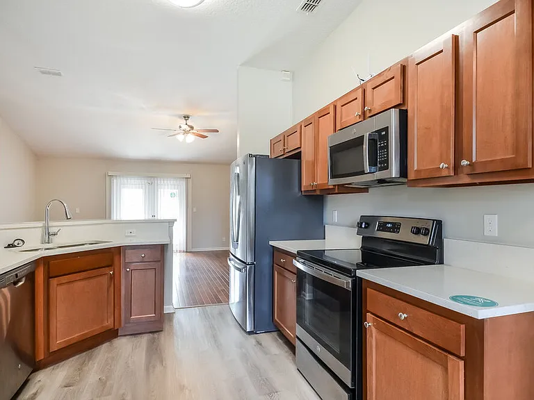 12640 Ashmore Green Dr S — Photo 9