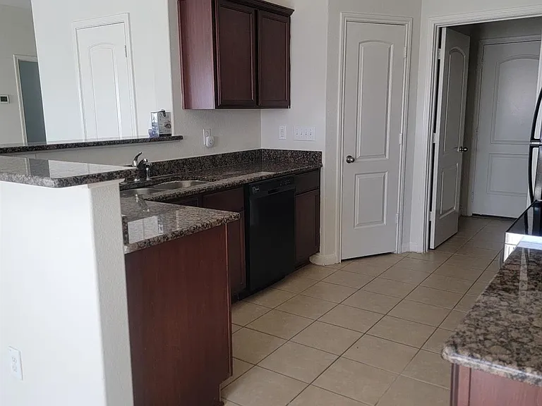 2214 Seabourne Trails Rd — Photo 4