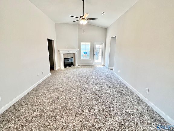 5th image of 102 Sorrelweed Dr