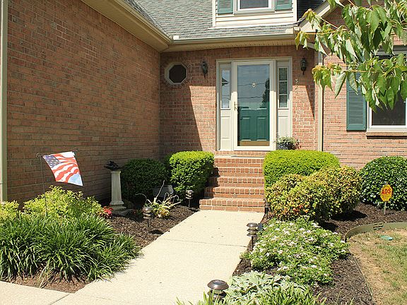 5th image of 325 Castlemere Ct