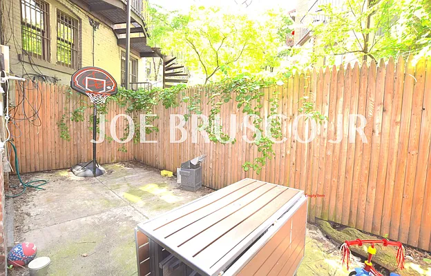 Rented by City Stop Realty | media 25
