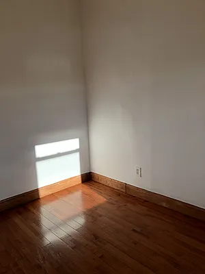 Rented by Metroline Realty | media 12