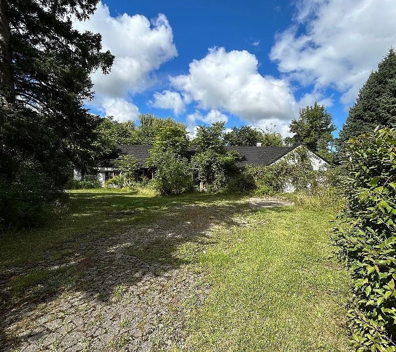 2nd image of 4062 Morrish Rd