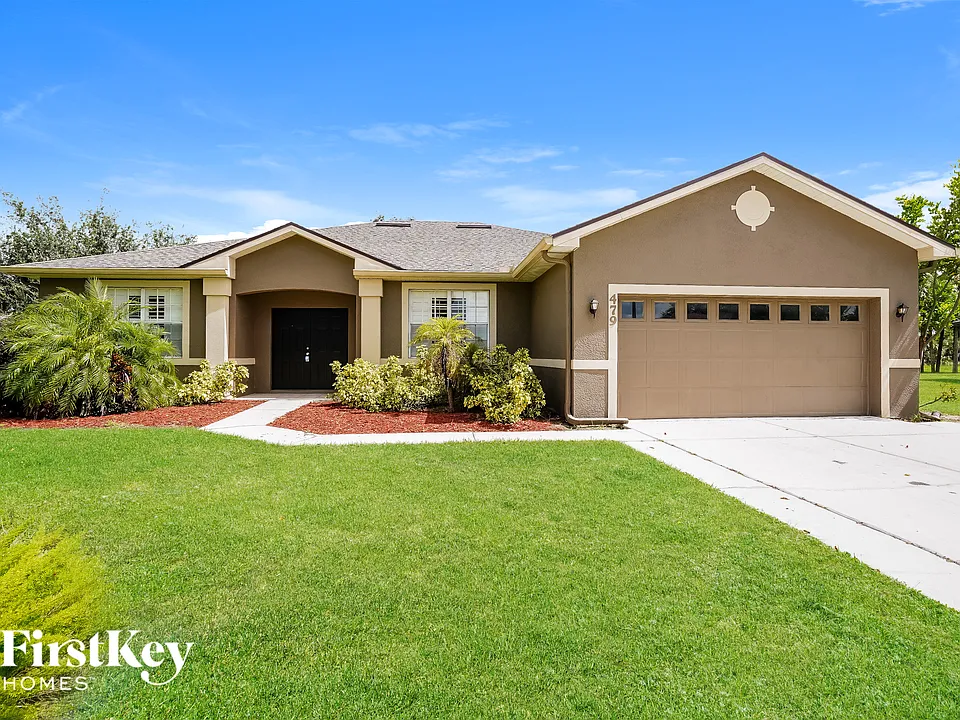 479 Shadow Lakes Dr