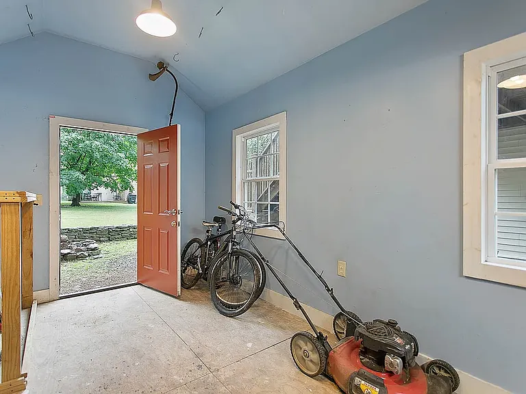 5521 Thalman Dr — Photo 26