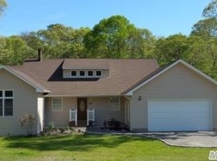 1 Church Ln, Middle Island, NY 11953