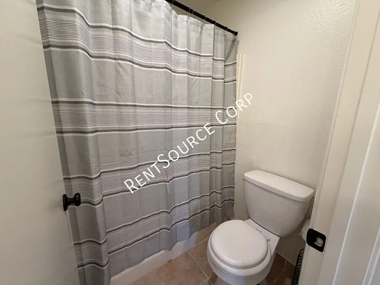 2554 Olive Dr #117 — Photo 13