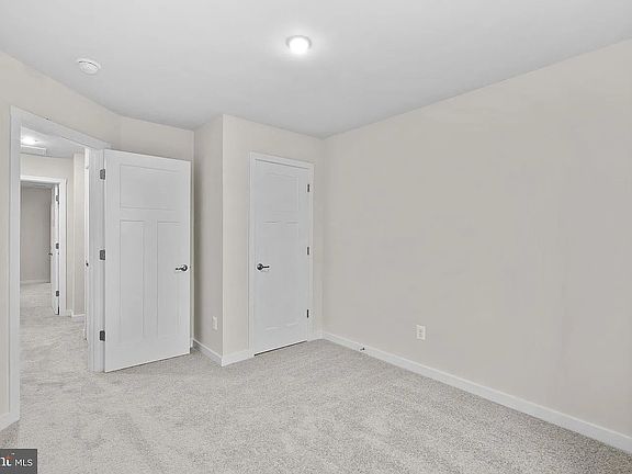 4th image of 383 Huntwellwest Blvd