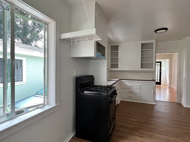 3318 Nicol Ave — Photo 8