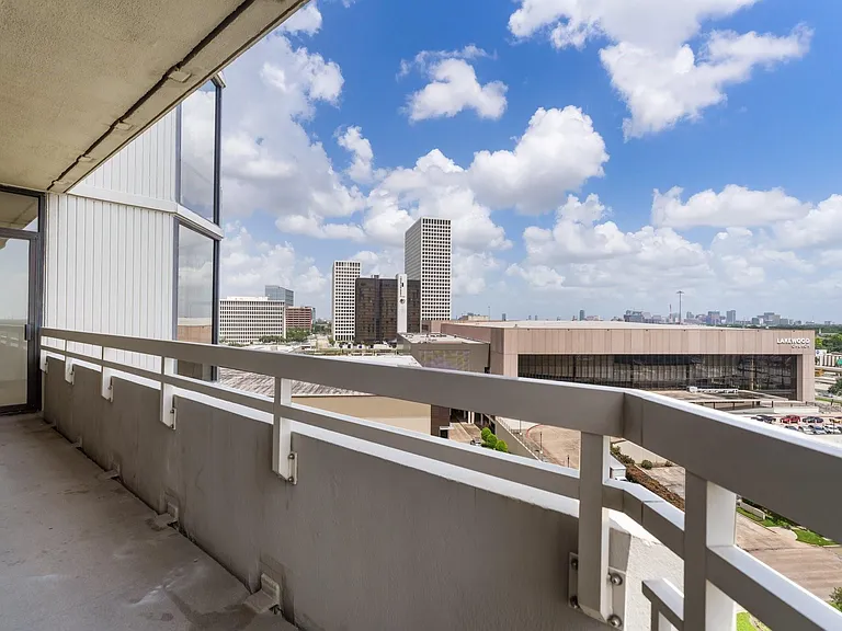 15 Greenway Plz #10G — Photo 19