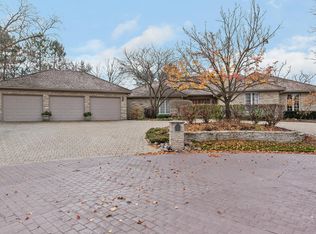 819 Coventry Ln, Oak Brook, IL 60523