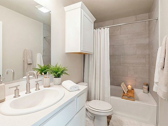 Staged Guest Bathroom 2.jpeg