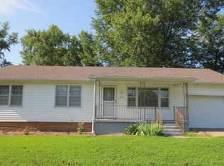 218 W Pine St, El Dorado Springs, MO 64744