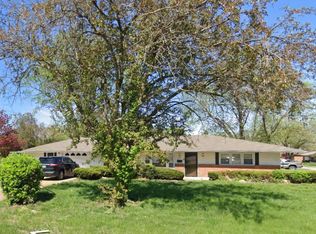 607 Utz Ln, Hazelwood, MO 63042