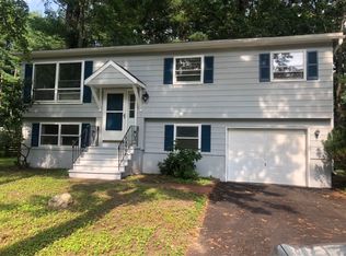 35 Boyack Rd, Clifton Park, NY 12065