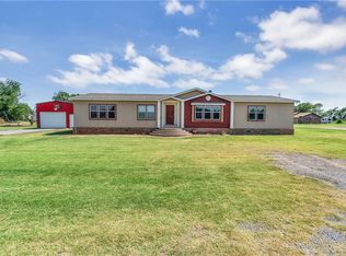 218 W Main St, Willow, OK 73673