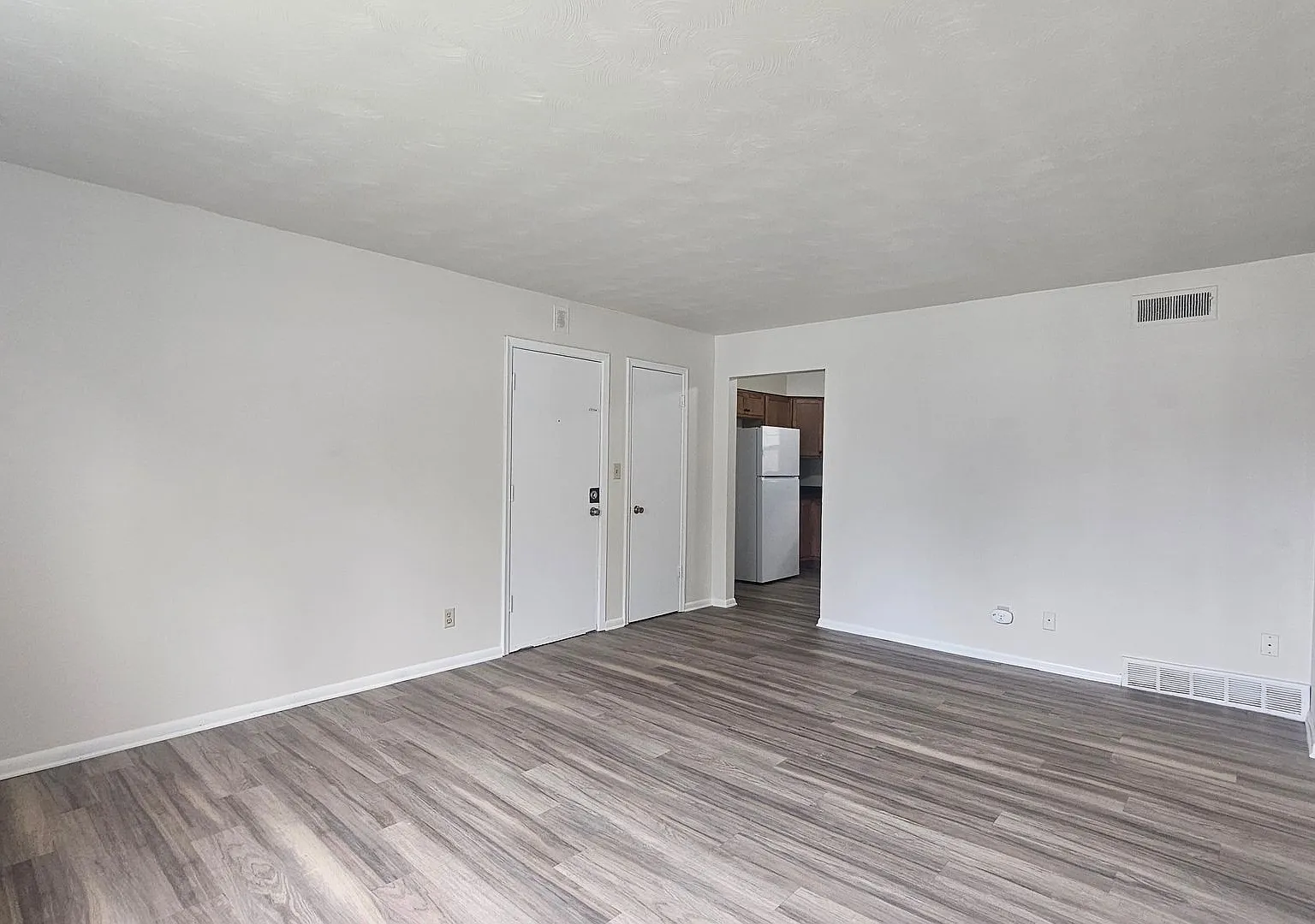 Affordable Apartment Community Comfortable Living in a Convenient Location — Photo 4