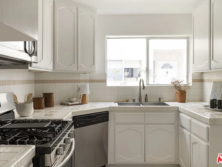 4003 Sunset Dr #8 — Photo 16