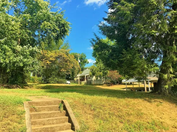 501 W 1st Ave, Lenoir City, TN 37771