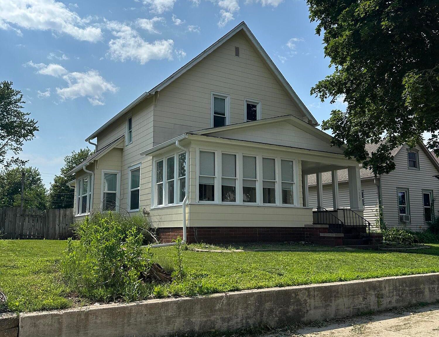 527 Main St, Jewell, IA 50130 Zillow