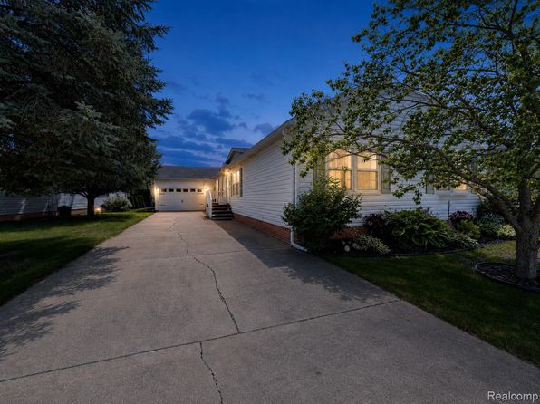 551 Twin Lakes Dr