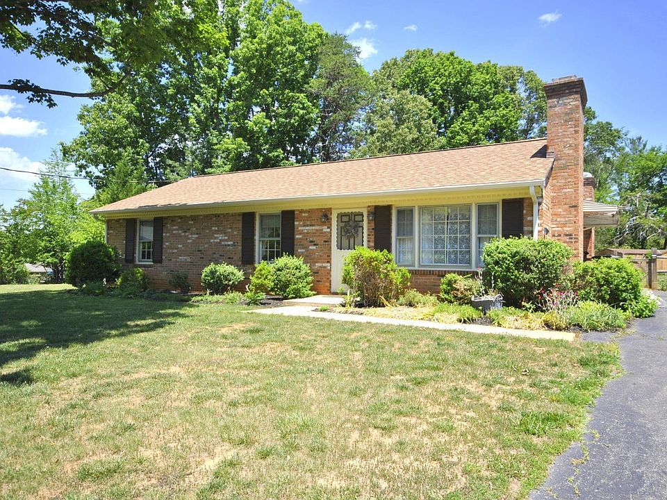 1st image of 120 Woodbine Dr