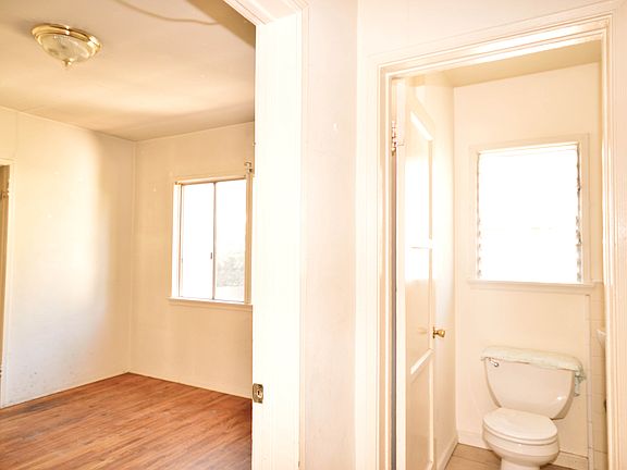 5th image of 1516 Wellesley Ave