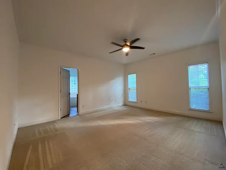 408 Stathams Way — Photo 11