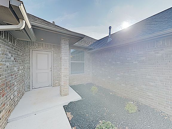 3rd image of 10704 Mountain Fork Dr