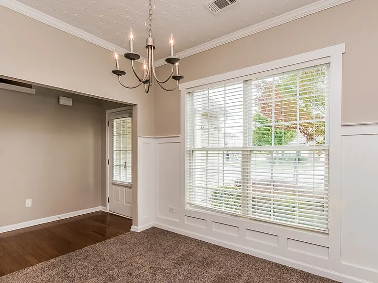 398 Glenleigh Dr — Photo 4