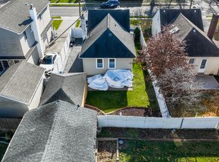 (Undisclosed Address), Merrick, NY 11566