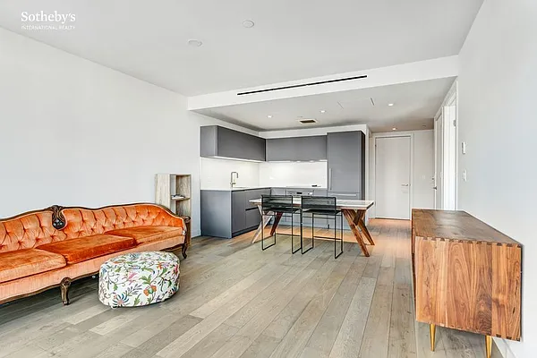 Rented by Sotheby's International Realty | media 7